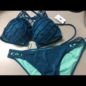 BNWT High neck cage style bikini -bra size top 38D